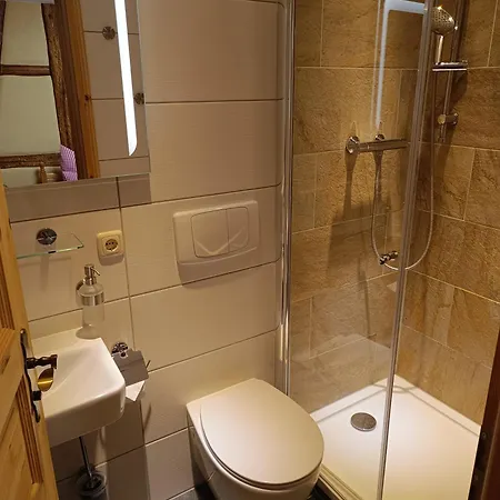 2 Bett Rosenrot Apartment